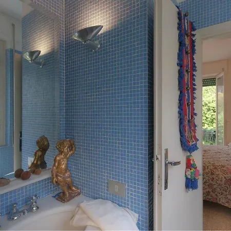 House In Marina Di With Large Garden 300 Meters From The Sea Σπίτι διακοπών *